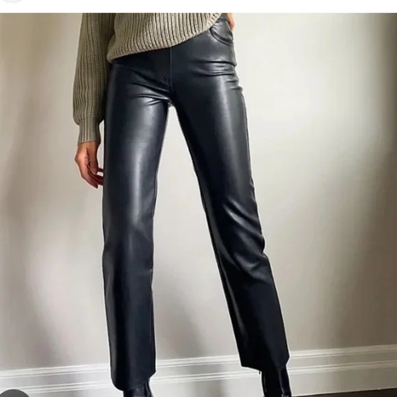 Pristine Aritzia Melina vegan leather kick pants black - Picture 2 of 6